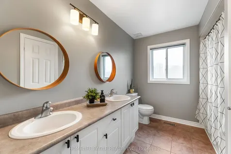 14 Rebecca Court Barrie ON L4N 0V5