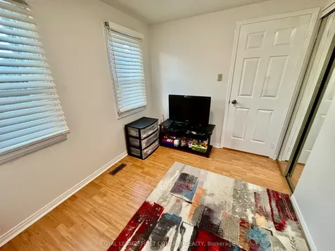 43 Delaney Crescent Barrie ON L4N 7C4