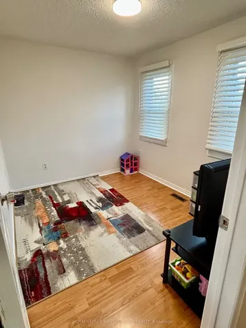 43 Delaney Crescent Barrie ON L4N 7C4