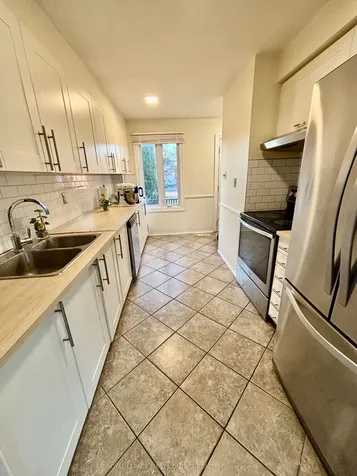 43 Delaney Crescent Barrie ON L4N 7C4