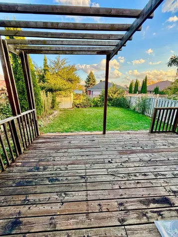 43 Delaney Crescent Barrie ON L4N 7C4