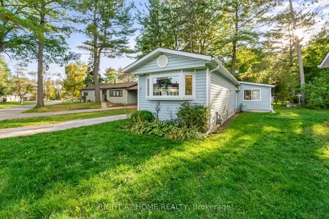 3 Carruthers Street S Wasaga Beach ON L9Z 1K2