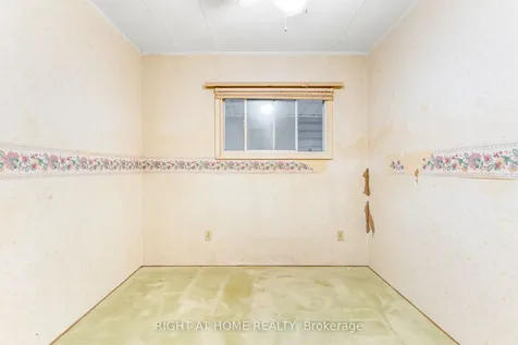 3 Carruthers Street S Wasaga Beach ON L9Z 1K2