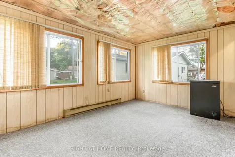 3 Carruthers Street S Wasaga Beach ON L9Z 1K2
