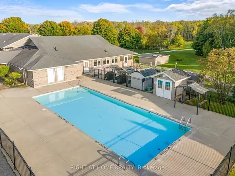 3 Carruthers Street S Wasaga Beach ON L9Z 1K2