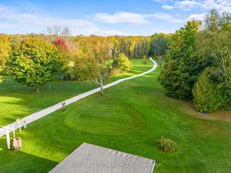 3 Carruthers Street S Wasaga Beach ON L9Z 1K2