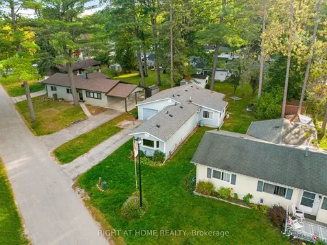 3 Carruthers Street S Wasaga Beach ON L9Z 1K2