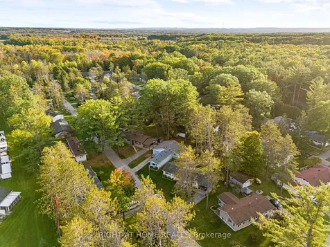 3 Carruthers Street S Wasaga Beach ON L9Z 1K2
