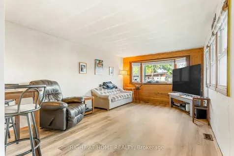 3 Carruthers Street S Wasaga Beach ON L9Z 1K2