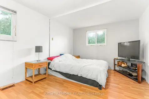 3 Carruthers Street S Wasaga Beach ON L9Z 1K2