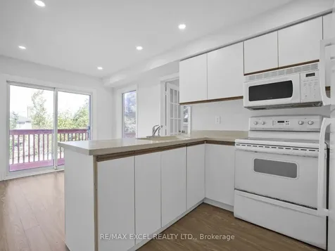 25 Golden Meadow Road Barrie ON L4N 7E6