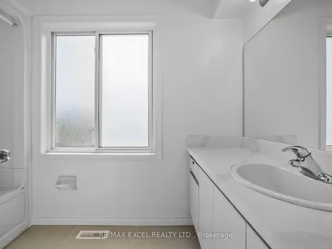 25 Golden Meadow Road Barrie ON L4N 7E6