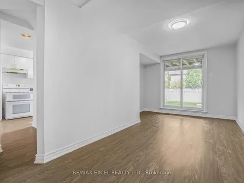 25 Golden Meadow Road Barrie ON L4N 7E6