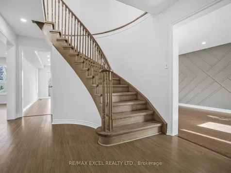 25 Golden Meadow Road Barrie ON L4N 7E6