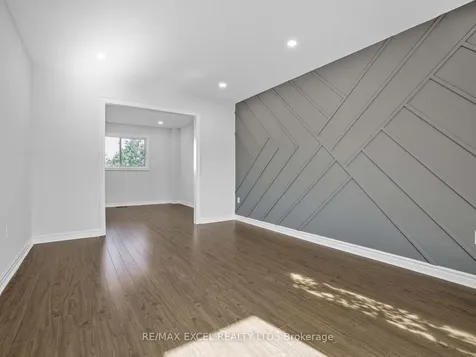 25 Golden Meadow Road Barrie ON L4N 7E6