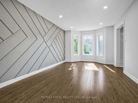 25 Golden Meadow Road Barrie ON L4N 7E6