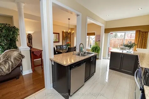 67 Forsyth Crescent Barrie ON L4N 6R1