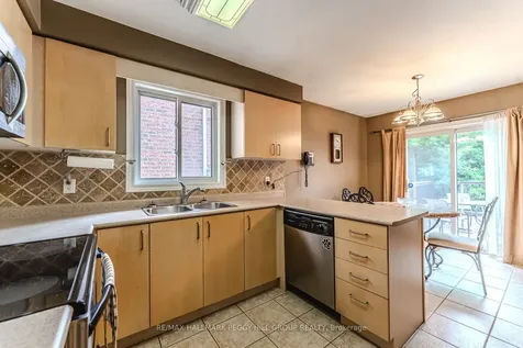 10 Stephanie Lane Barrie ON L4N 0V2