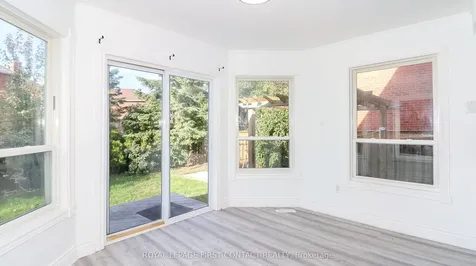 194 Kozlov Street Barrie ON L4N 7H6