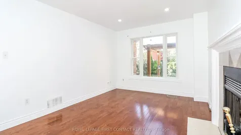 194 Kozlov Street Barrie ON L4N 7H6