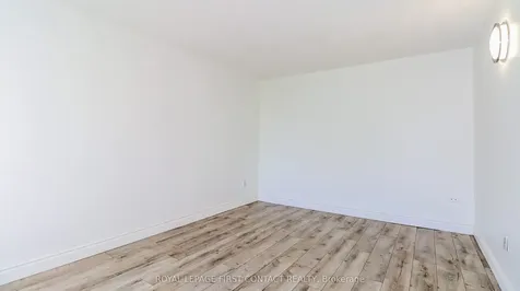 194 Kozlov Street Barrie ON L4N 7H6