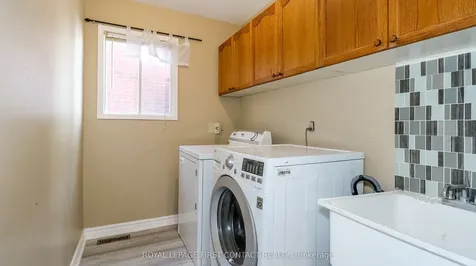 194 Kozlov Street Barrie ON L4N 7H6