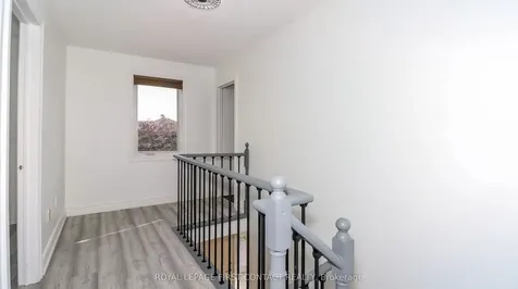 194 Kozlov Street Barrie ON L4N 7H6