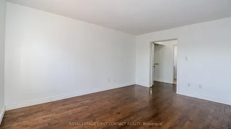 194 Kozlov Street Barrie ON L4N 7H6