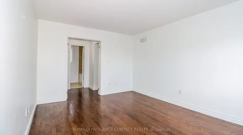 194 Kozlov Street Barrie ON L4N 7H6