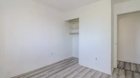 194 Kozlov Street Barrie ON L4N 7H6