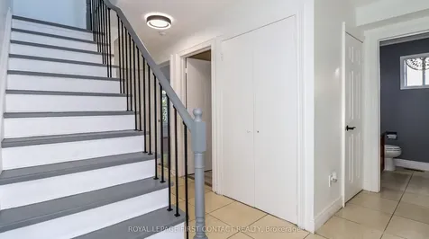 194 Kozlov Street Barrie ON L4N 7H6