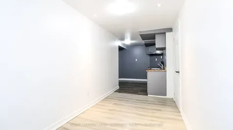 194 Kozlov Street Barrie ON L4N 7H6