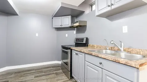 194 Kozlov Street Barrie ON L4N 7H6