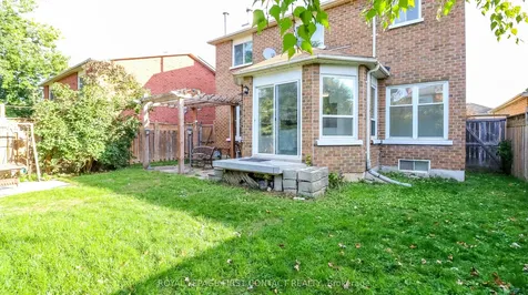 194 Kozlov Street Barrie ON L4N 7H6