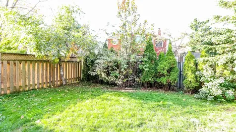 194 Kozlov Street Barrie ON L4N 7H6