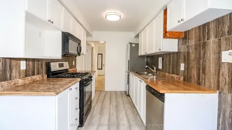 194 Kozlov Street Barrie ON L4N 7H6