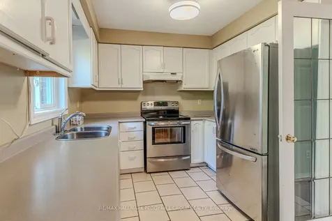 58 Mcdougall Drive Barrie ON L4N 7H6