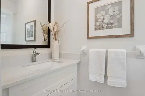 83 Pickett Crescent Barrie ON L4N 8C1