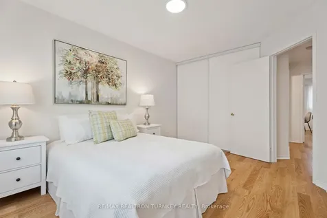 83 Pickett Crescent Barrie ON L4N 8C1