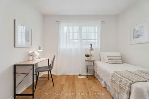 83 Pickett Crescent Barrie ON L4N 8C1