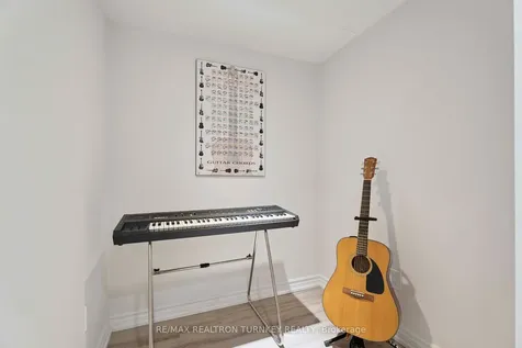 83 Pickett Crescent Barrie ON L4N 8C1