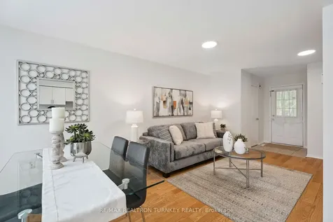 83 Pickett Crescent Barrie ON L4N 8C1