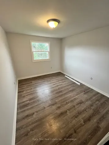 27 Delaney Crescent Barrie ON L4N 7C3