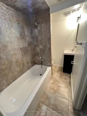 27 Delaney Crescent Barrie ON L4N 7C3