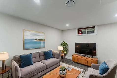 14 Cumberland Street Barrie ON L4N 2P4