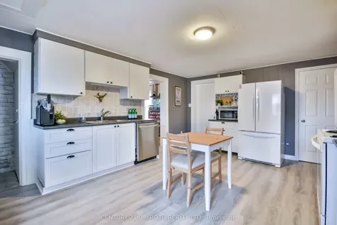 86 Henry Street Barrie ON L4N 1C8