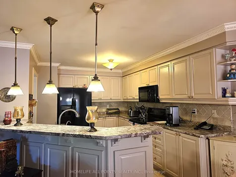 28 Cranberry Heights Wasaga Beach ON L9Z 1M9
