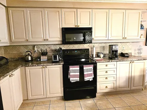28 Cranberry Heights Wasaga Beach ON L9Z 1M9
