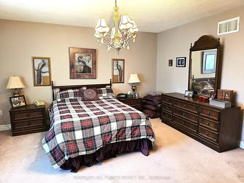 28 Cranberry Heights Wasaga Beach ON L9Z 1M9