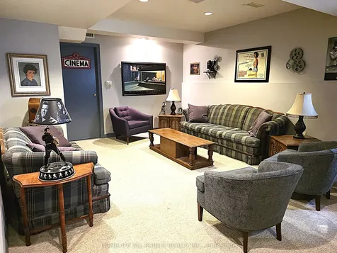 28 Cranberry Heights Wasaga Beach ON L9Z 1M9